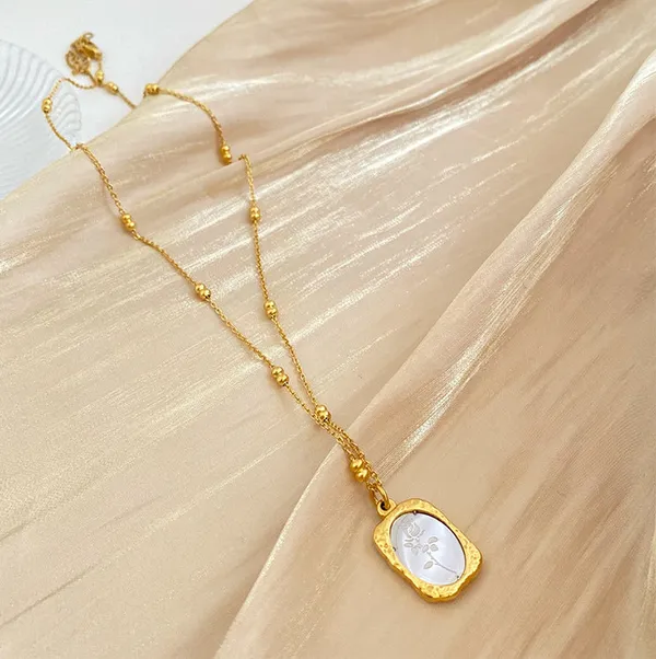 Gold_Necklace_For_Women